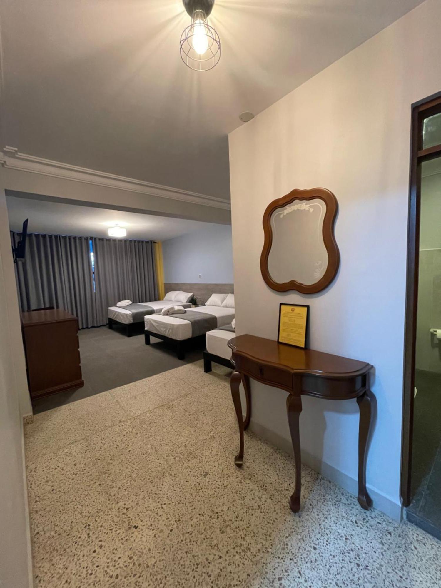 Izza Hotel Cochabamba Luaran gambar